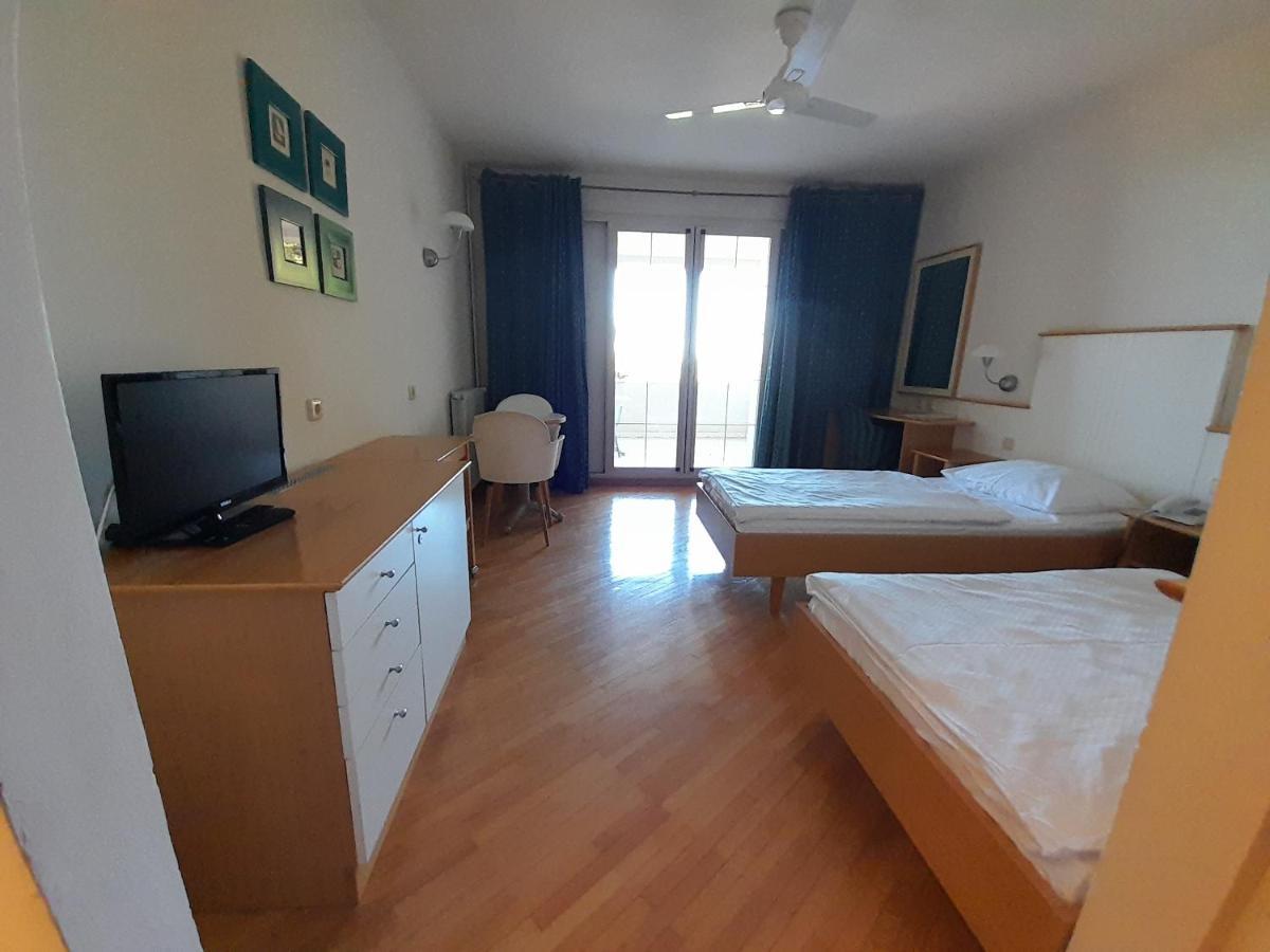 Aparthotel Plat ムリニ エクステリア 写真